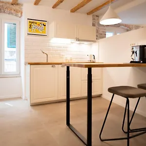 Apartment Vitelli And, Split