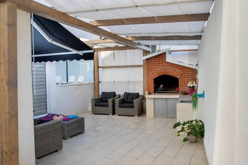 Luxury Apartment Martinis With Pool Split